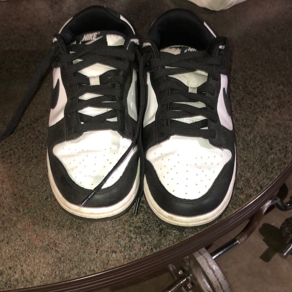 Size 9.5 panda dunks in men’s mid condition - Picture 1 of 5